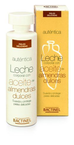 Bactinel Leche Corporal con Aceite de Almendras Dulces. Emulsión fluida (<i>w/o</i>): Aceite de Almendras Dulces extraído por presión directa de almendras seleccionadas de <i>Prunus amigdalus</i> Stokes y Glicerina. Envase de 300 mL. CN: 255026.1.