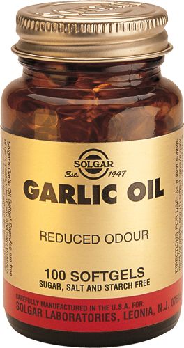 Solgar Perlas de Ajo. Frascos de 100 cápsulas blandfas. Cada cápsula contiene 1 mg de ajo concentrado, obtenido de aprox. 500 mg de bulbo fresco de ajo, con 284 mg de aceite de cártamo. Complemento alimenticio para adultos.