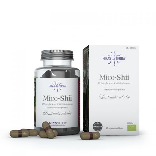 Mico-Shii. Complemento alimenticio de alta concentración (ratio 8:1) en cápsulas elaborado con extracto puro de shiitake (<i>Lentinula edodes</i>) de producción ecológica certificada. 70 cápsulas de 495 mg de extracto puro. CN:161988.4. Sustancias bioactivas naturales de Mico-Shii: alfa, beta y D-glucanos (lentinan), ergosterol, ácido linoleico C18:2n6 (de la serie Omega-3) y ácido γ-aminobutírico. Mico-Shii es fuente natural de vitamina B<sub>12</sub>, vitamina B<sub>2</sub>, hierro y cobre. Mico-Shii está libre de gluten, conservantes, productos químicos, edulcorantes, saborizantes, almidón, trigo, maíz, soja, azúcar y lácteos. Ingredientes no GMO.